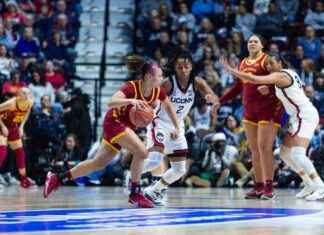cyclones-vs-uconn-basketball-hall-of-fame-showcase-game-photos-and-highlights