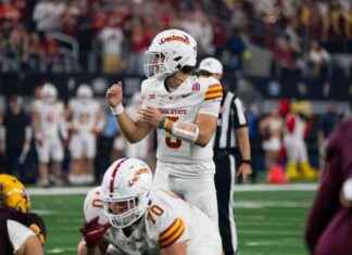 Pop-Tarts Bowl Showdown: No. 18 Cyclones vs. No. 13 Hurricanes pop-tarts-bowl-showdown-no-18-cyclones-vs-no-13-hurricanes