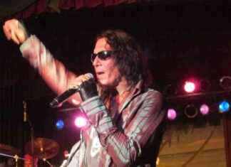 Stephen Pearcy to Perform at Surf Ballroom in Tribute to Eddie Van Halen stephen-pearcy-to-perform-at-surf-ballroom-in-tribute-to-eddie-van-halen
