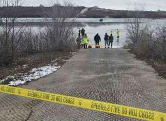 Tragic Incident: Iowa Man Dies from Hypothermia After Falling Through Ice – NorthIowaToday tragic-ncident-owa-man-dies-from-hypothermia-after-falling-through-ce-northowatoday
