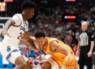 Kansas Basketball Dominates Iowa State in 69-52 Victory kansas-basketball-dominates-owa-state-in-69-52-victory