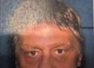 Police in Iowa Pursuing Burglary Suspect with Crowbar police-in-owa-pursuing-burglary-suspect-with-crowbar