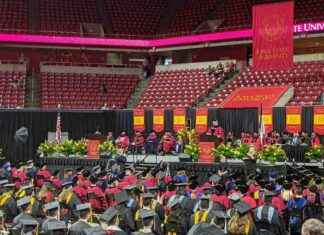 Undergraduate Alumni Share Reasons for Choosing Commencement or Convocation undergraduate-alumni-share-reasons-for-choosing-commencement-or-convocation